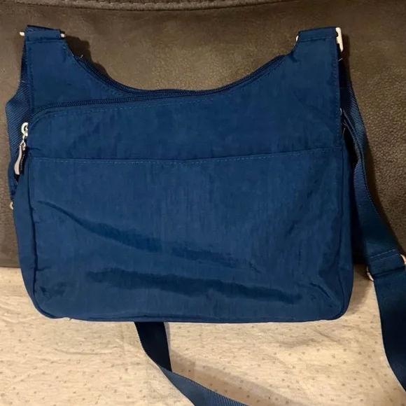 Women's Baggallini Cross Over Crossbody Bag with RFID
Blocking Wristlet - Picture 5 of 7